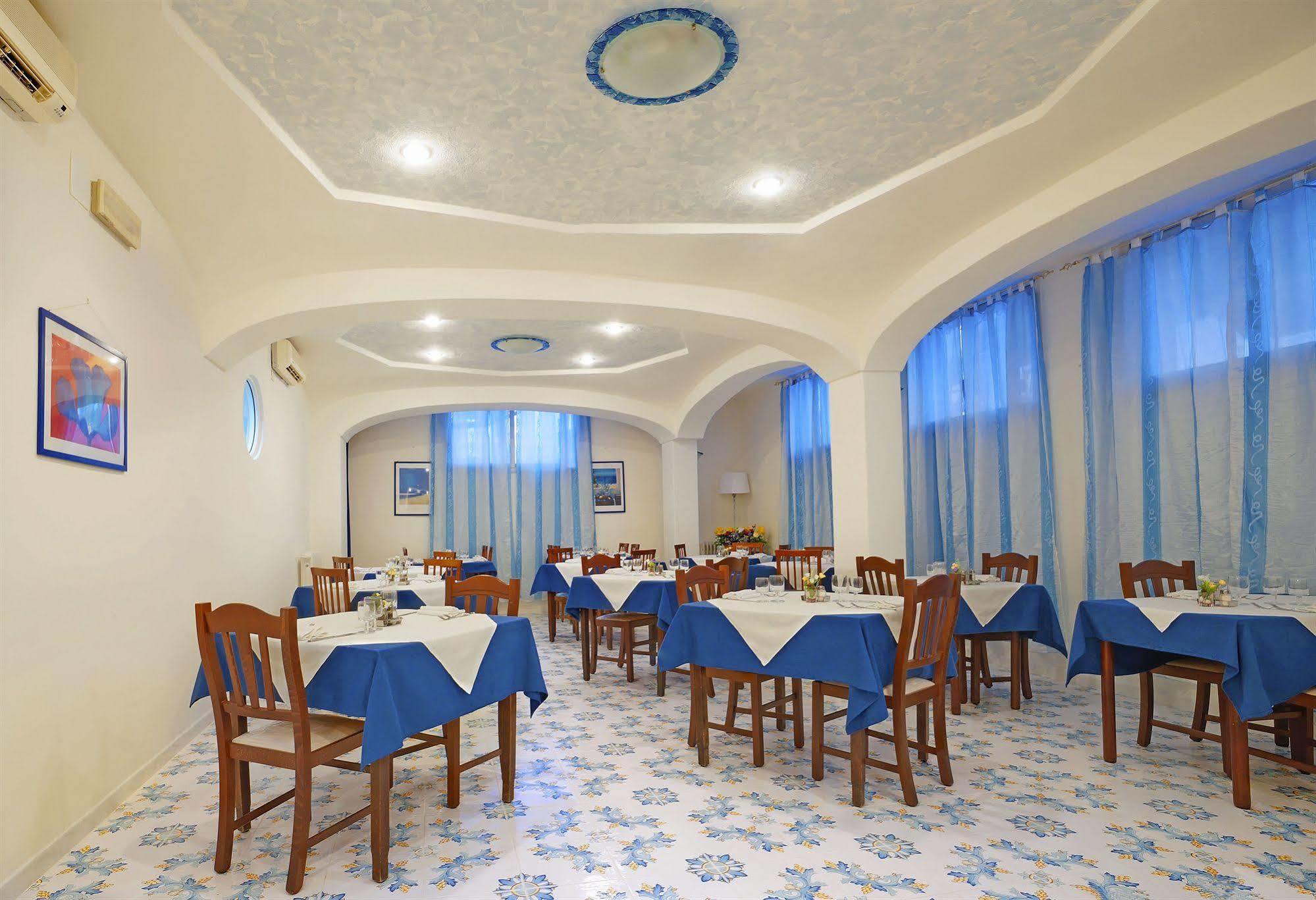 Iris Hotel Forio  Bagian luar foto