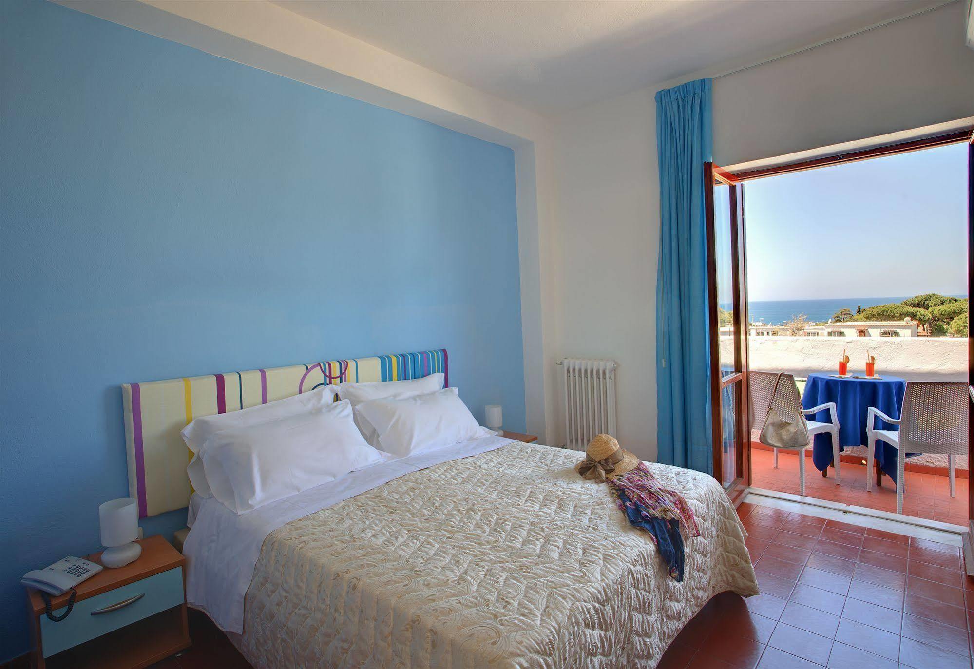 Iris Hotel Forio  Bagian luar foto