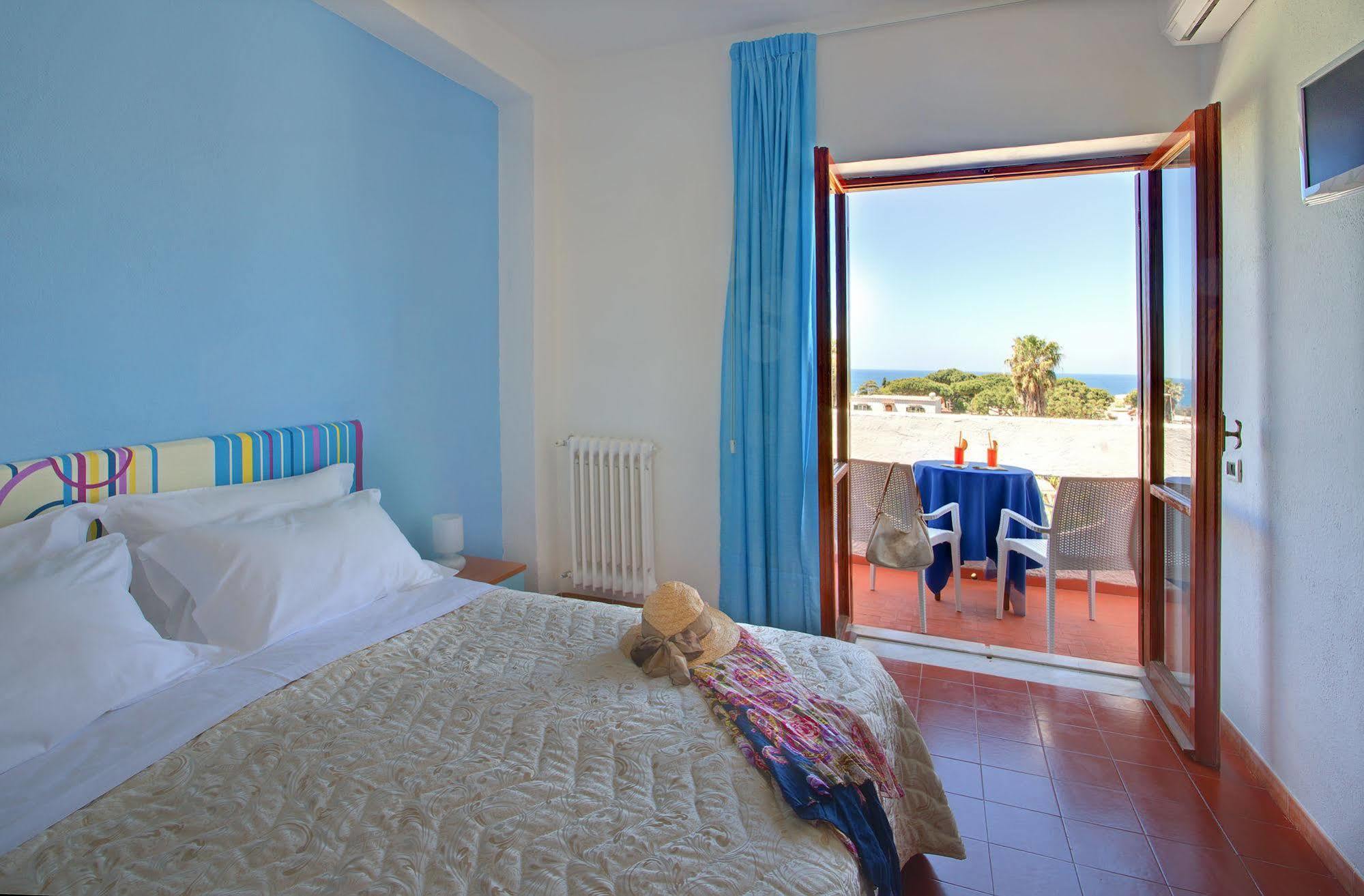 Iris Hotel Forio  Bagian luar foto